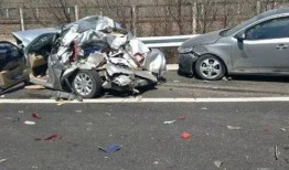 车事故爆料最新消息新闻,车事故现场惊心动魄，细节披露引关注”